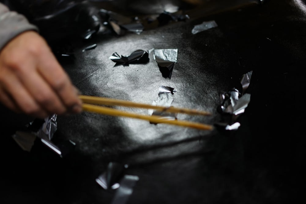 伝統工芸 - 引箔 Gold and silver leaf kyoto leather 伝統工芸 - 引箔 Gold and silver leaf kyoto leather